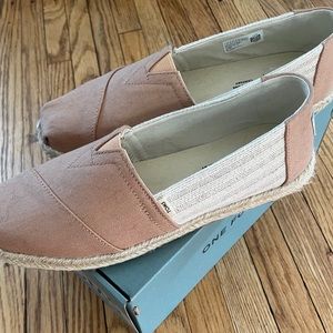TOMS The Venice Collection NIB